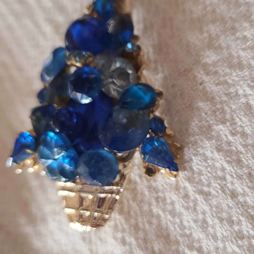 BG Rhinestone Pin - Picture 2 of 8